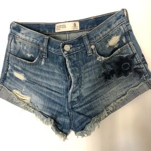 A+F high rise denim embroidered short (25)